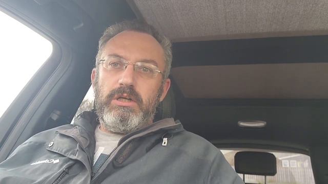 "Красные" линии это иллюзия. На самом деле они цвета $. Потому что уже все и всех продали смотреть онлайн