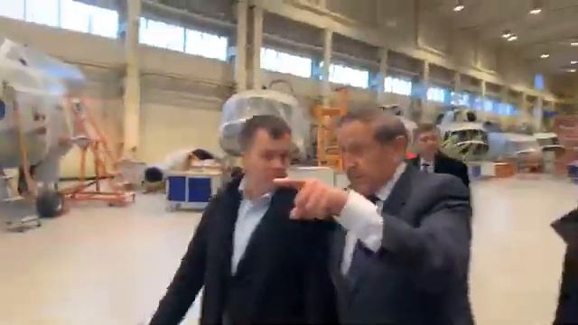Министр Милованов на «Мотор Сич» смотреть онлайн