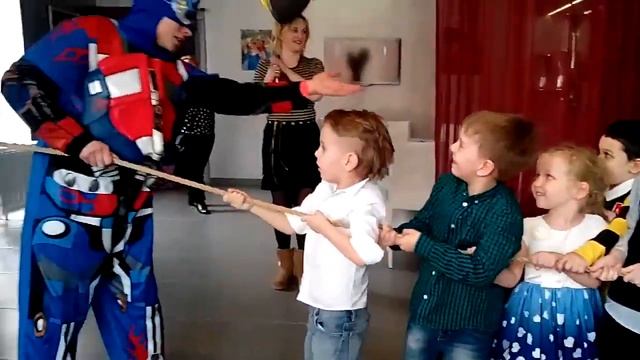 Детский праздник с трансформерами Бамлби и Оптимусом Праймом в Нижнем Новгороде смотреть онлайн