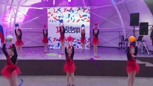 Цирковой коллектив "Арена чудес" г.Липецк - "О спорт, ты - мир!", спор-картинка смотреть онлайн