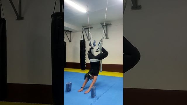 Растяжка в гамаках, верхний гамак смотреть онлайн