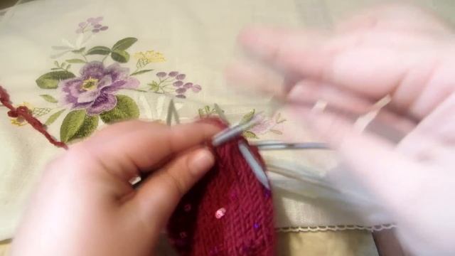 Варежки спицами_Mittens knitting #варежкиспицами #вязаниеспицами смотреть онлайн