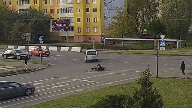 Дружбы - Дзержинского. ДТП. 26.10.2023, Кобрин | KOIN смотреть онлайн