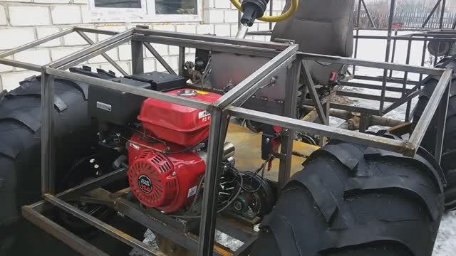 Вездеход на пневматиках Нашёл искру смотреть онлайн