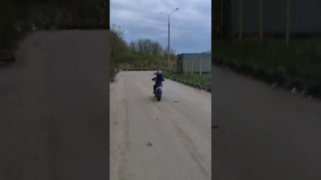 Маленький гонщик на питбайке смотреть онлайн