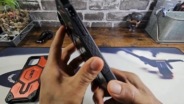 UAG Monarch Pro Case Series for the New iPhone 15 Pro Max смотреть онлайн