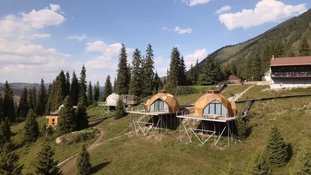 Путешествие по Казахстану на машине с детьми. Озеро Кольсай. Обзор домика?⛰️?️?