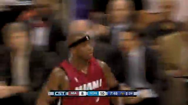 Jermaine O'Neal dunks on Emeka Okafor смотреть онлайн