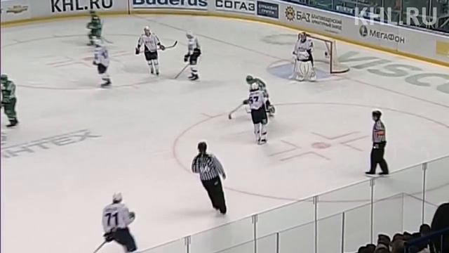 Зубарев встречает Малкина / Zubarev's huge hit on Evgeny Gino Malkin смотреть онлайн