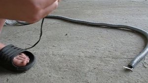 Лайфхак затяжка кабеля в гофру без надрезов, протяжки и напарника