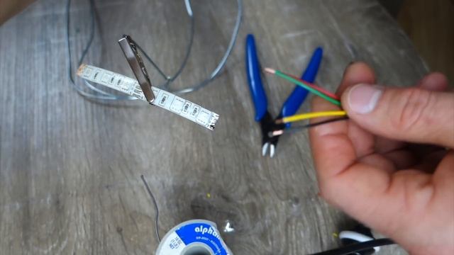 How To Solder Led Strip Lights - How To Cut and Solder RGB LED Strip Lights смотреть онлайн