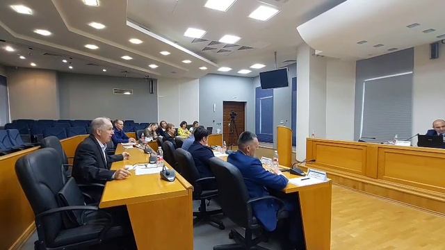 Депутат города Урай Анатолий Сафонов полностью поддерживает формулировку никчемный отдел! Бардак! смотреть онлайн