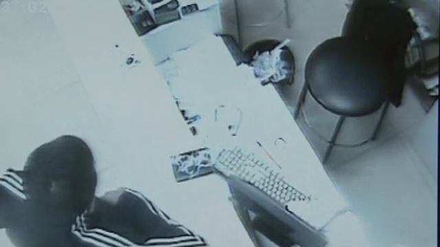 КРАЖА в САЛОНЕ СВЯЗИ смотреть онлайн