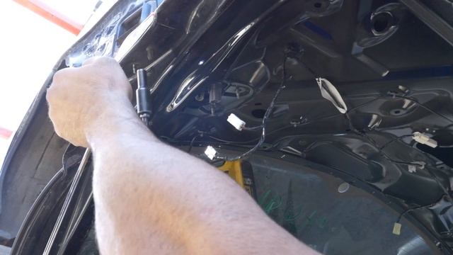 How to Remove a Rear Tailgate Tail Light - 2006 Subaru Tribeca смотреть онлайн