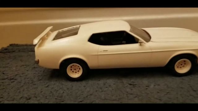 AMT 1973 Mustang Mach 1 Fastback Street Machine Road Racer 1/25 scale review смотреть онлайн