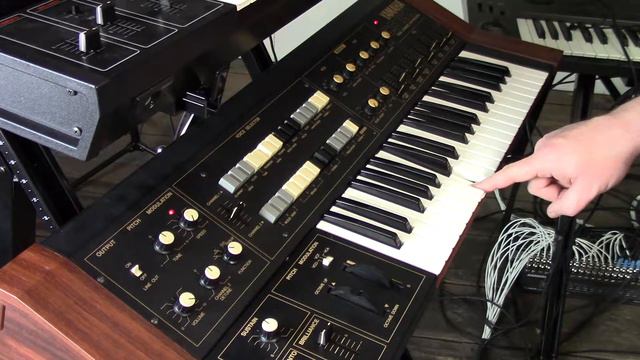 Yamaha CS15D multi samples STRING string with trombone смотреть онлайн
