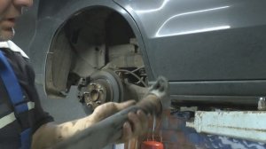 Замена задних амортизаторов. Мазда