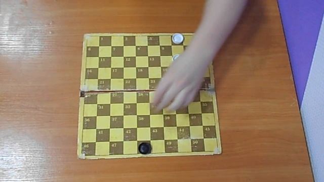 Как ловить дамку в стоклетках смотреть онлайн