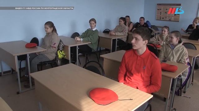 Волгоградские юнармейцы осваивают профессию кинолога смотреть онлайн