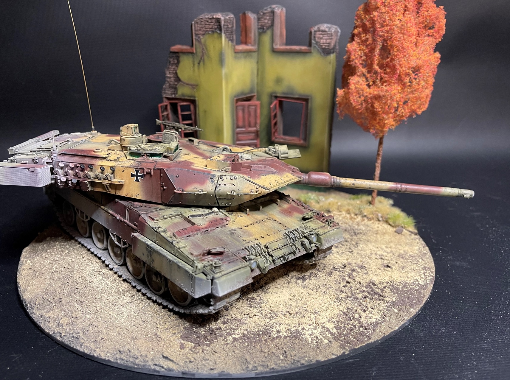 Leopard 2A7 (1:35 MENG)