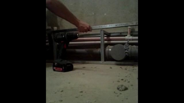 Как спрятать канализационные трубы в ванной под гипсокартоном (How to hide plumbing pipes)? смотреть онлайн