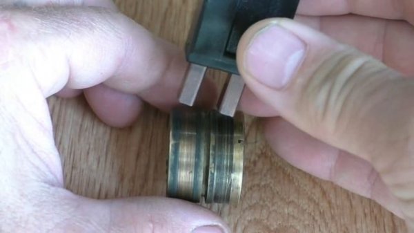 Про состояние контактных колец генератора автомобиля. Обзор от Авто электрика.