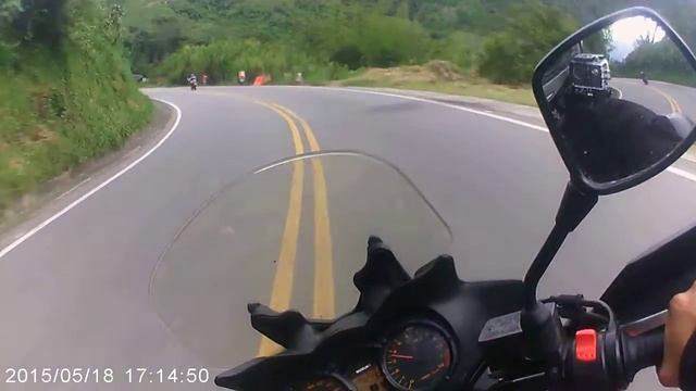 Suzuki Freewind XF 650 y Suzuki VStrom DL 650 300 Kms-Parte 12 смотреть онлайн