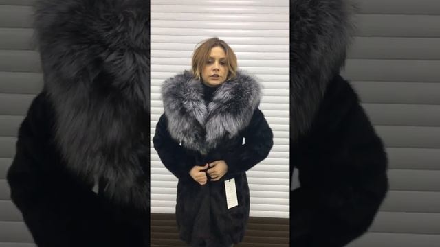 1. Норковая шуба с роскошным капюшоном из чернобурки смотреть онлайн