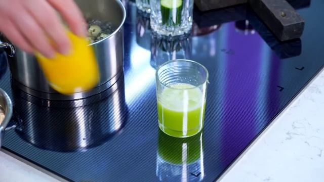 Мой любимый ПОХМЕЛЬНЫЙ коктейль с закуской! Пригодится после праздников. РЕЦЕПТ от Ильи Лазерсона смотреть онлайн