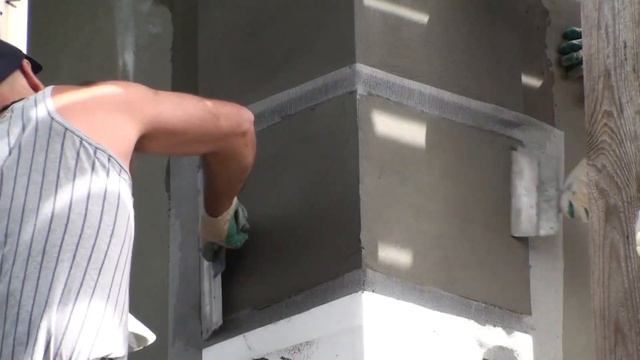 Пенопласт приклеили клей-пеной на старую краску, дюбеля, базовый слой, радиусные карнизы из ППС16Ф смотреть онлайн