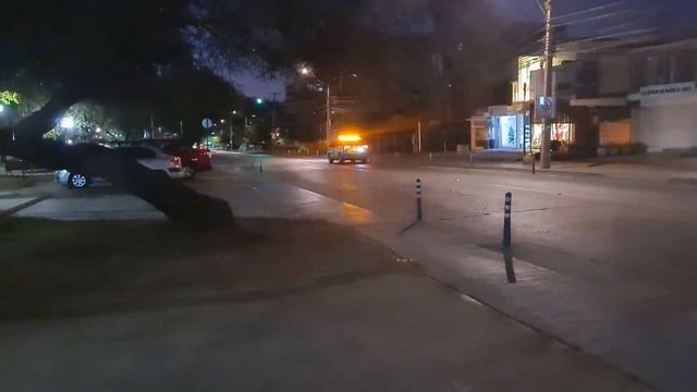 Встречаем Рождество в Сантьяго. Ищем открытый магазин / Navidad en Santiago смотреть онлайн