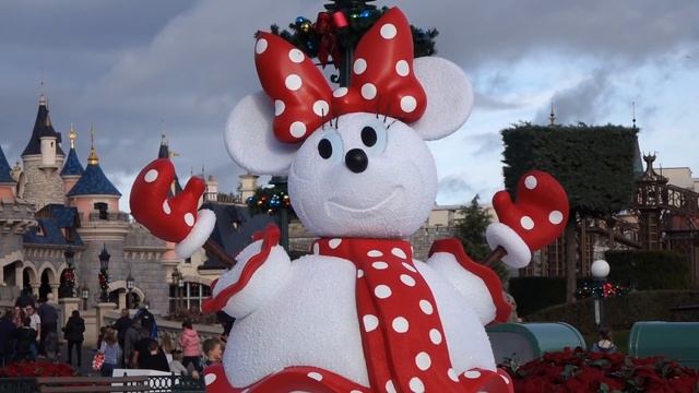 Are you ready for Christmas 2016 at Disneyland Paris смотреть онлайн