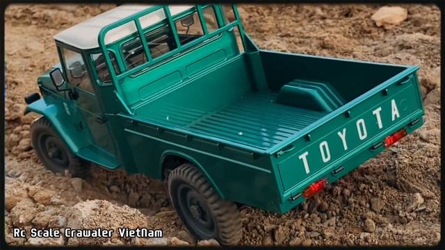 FMS 1/12 Toyota Fj45 pickup смотреть онлайн
