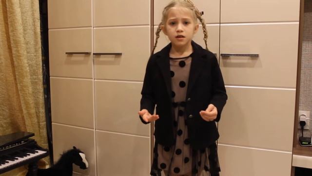 Андрей Дементьев "Баллада о матери", читает первоклассница Злата Рогулёва смотреть онлайн