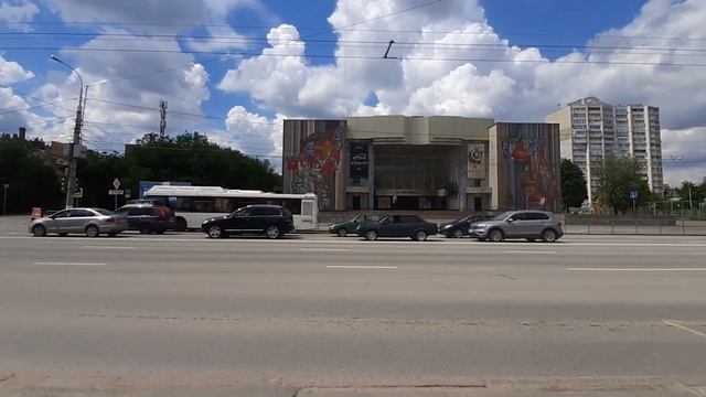 Остановка ТЮЗ. Волгоград. 2021.06.06 смотреть онлайн