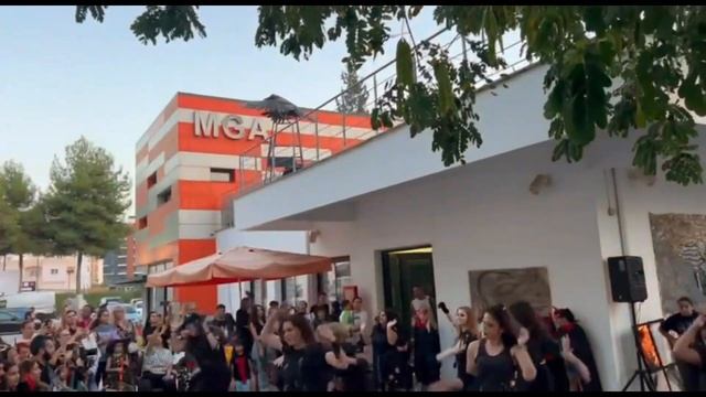 Halloween, время быть собой смотреть онлайн