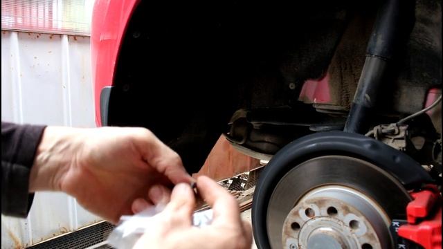 Установка задних брызговиков на Volkswagen Beetle 1,2 Фольксваген Битл 2014 года смотреть онлайн