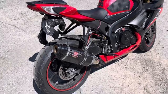 Suzuki GSXR 750 Yoshimura Carbon Fiber Slip-On Exhaust смотреть онлайн
