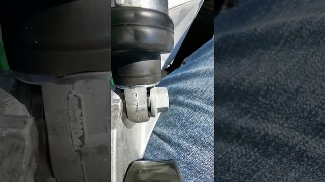 Натяжитель ремня на Rav4 II