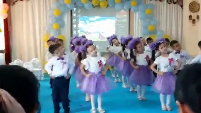 "Үйретеді" әні смотреть онлайн