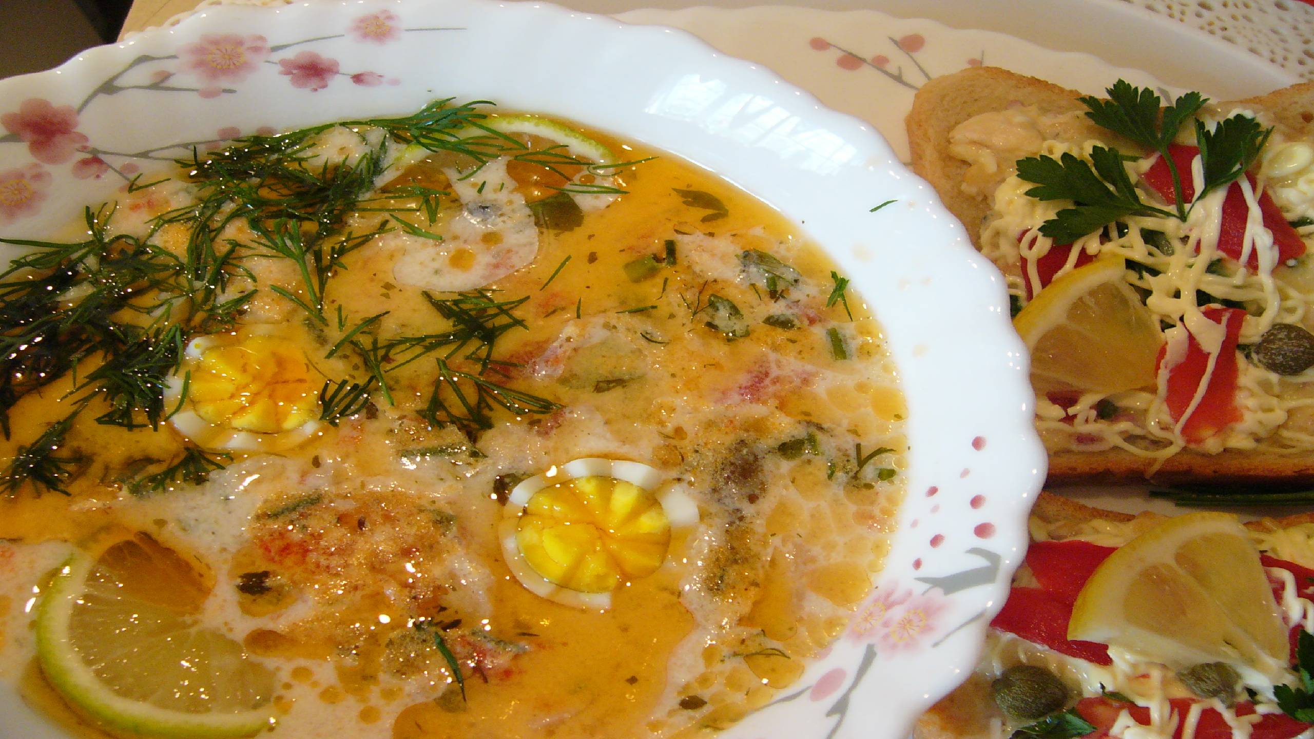 Рыбный супчик на скорую руку и тосты к нему. Вкусно! смотреть онлайн