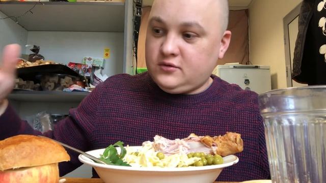 ПРОСТОЙ ОБЕД/ЛЕНИВАЯ ШАРЛОТКА МУКБАНГ MUKBANG смотреть онлайн