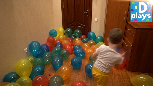 Играем с шариками. Play With Ballons