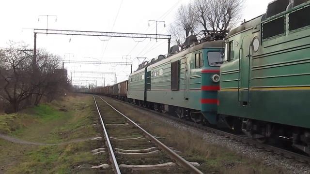 Электровозы ВЛ80Т-714 и ВЛ80К-224. Парк Батаровка станции Клепаров смотреть онлайн