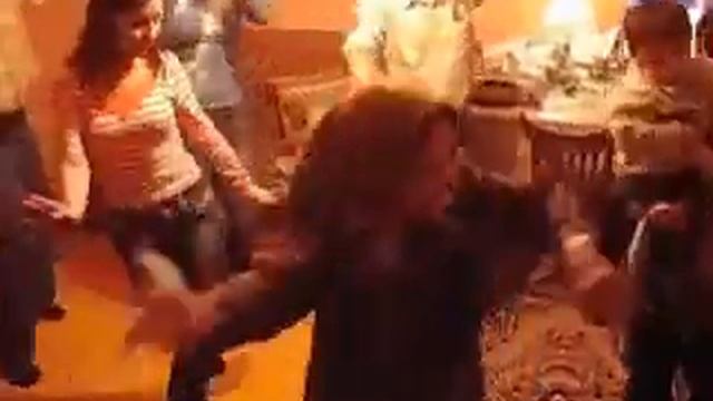 Бабушка танцует Ялла чинури 2 grandma dancing смотреть онлайн