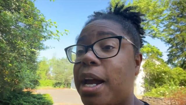 Planting the Veggie Garden and String Trimmer Safety смотреть онлайн