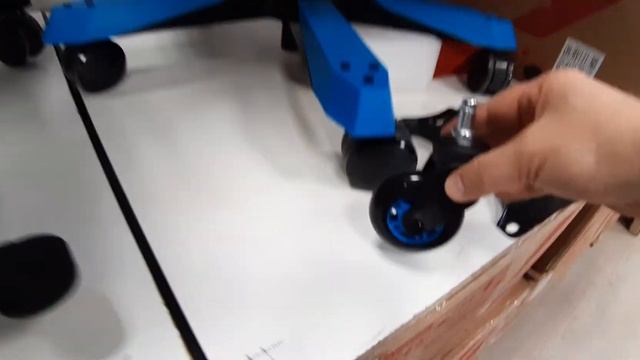 Роликовые колёса DXRACER BLADE WHEELS смотреть онлайн