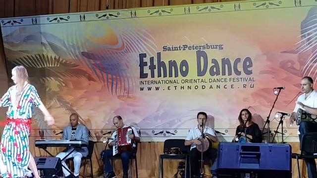 Al Azdekaa orchestra & Svetlana Vorobyova смотреть онлайн