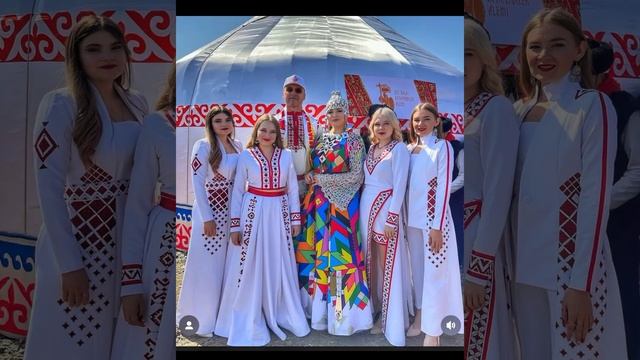 Они поют - а мы танцуем. На сцене чувашские красавицы. смотреть онлайн