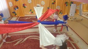 Танцевальная композиция «Триколор» МДОУ "Детский сад "Родничок" г. Надым"